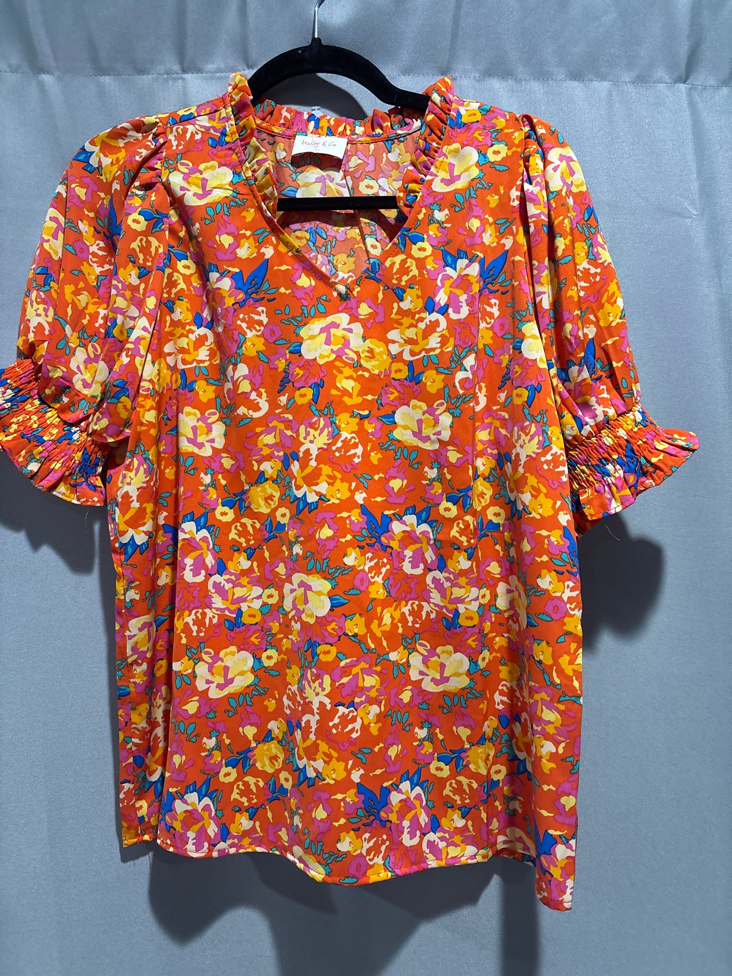 Ruffle V-neck puff sleeve shirt