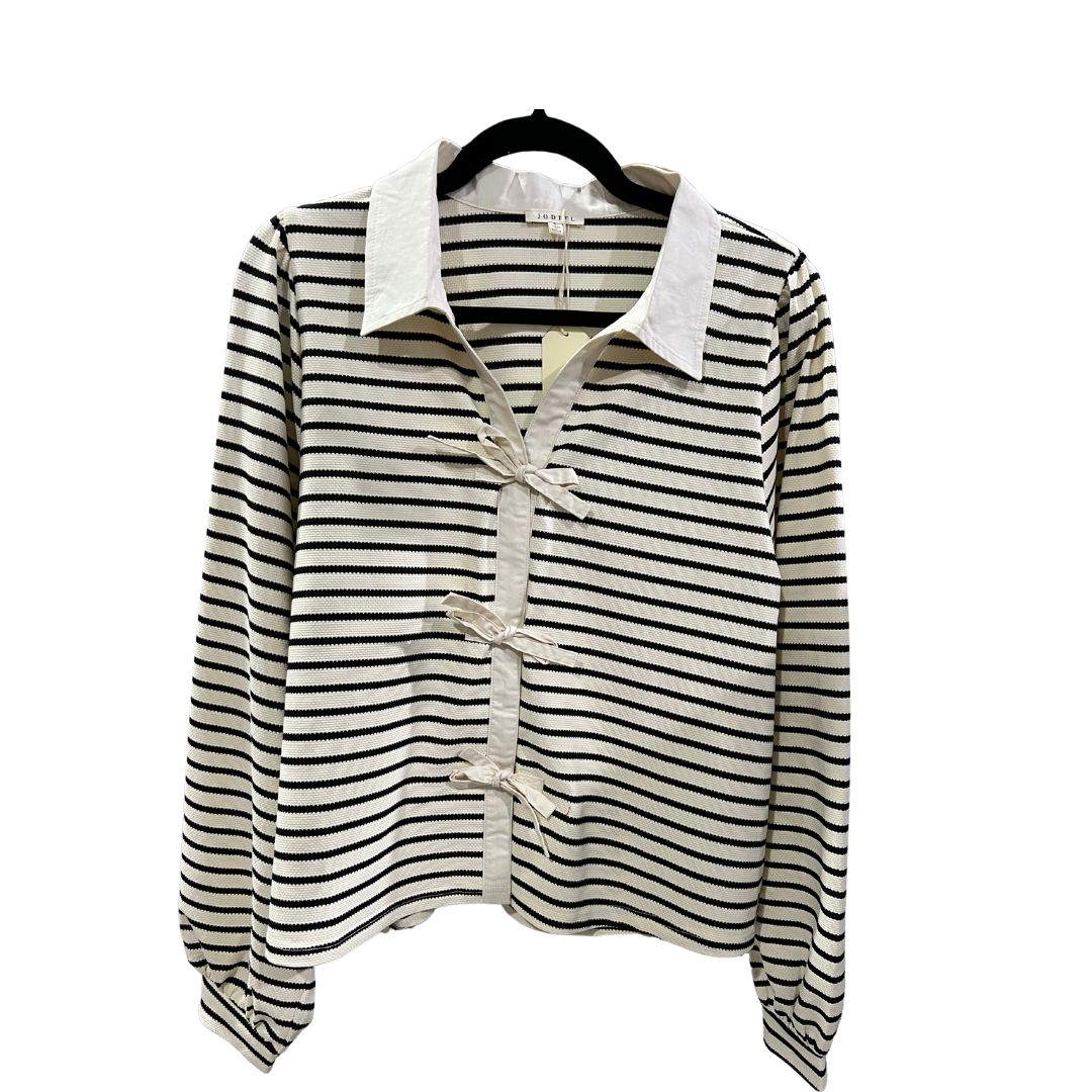 Striped bowtie closure top
