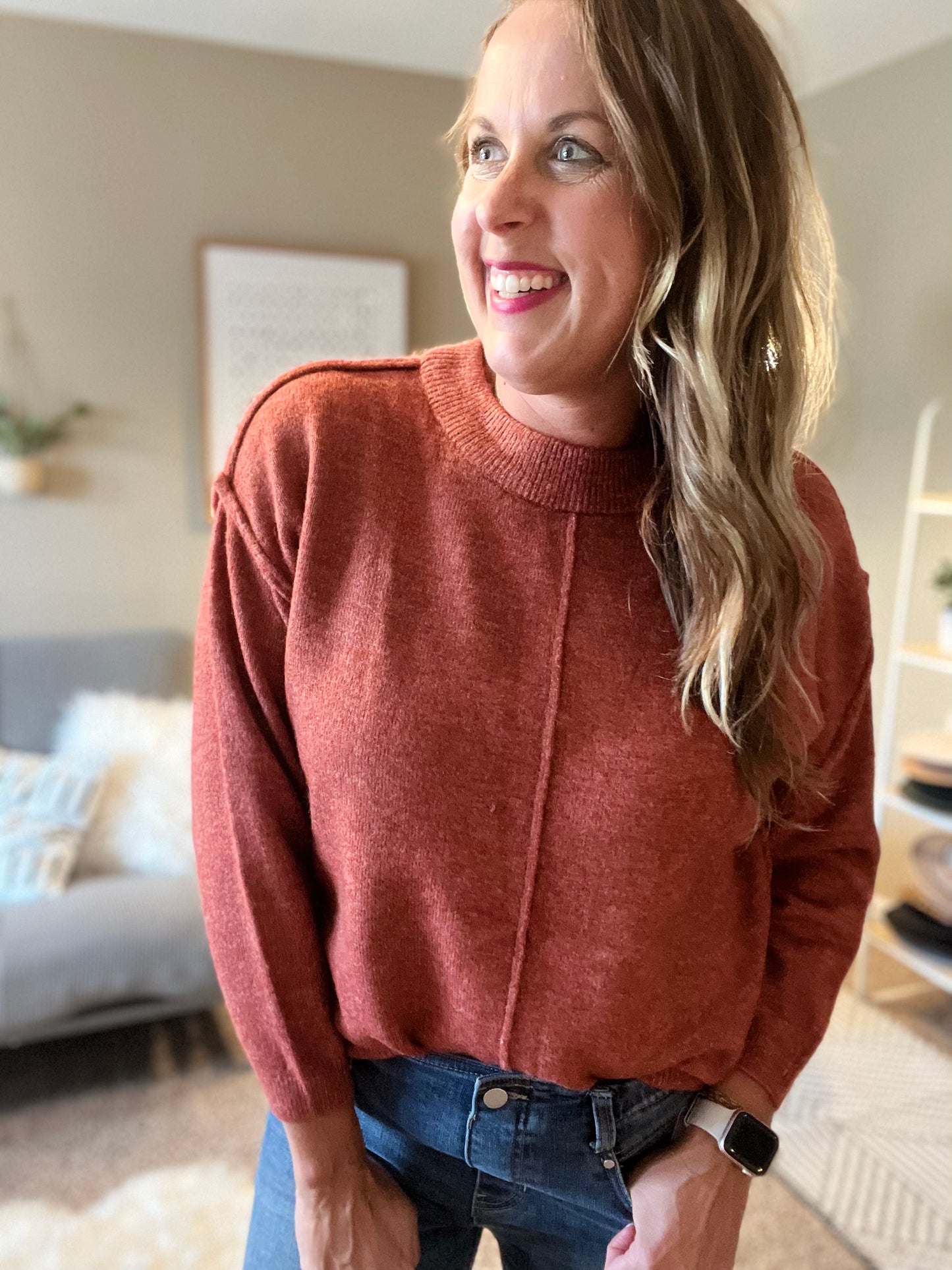 Front seam round neck sweater