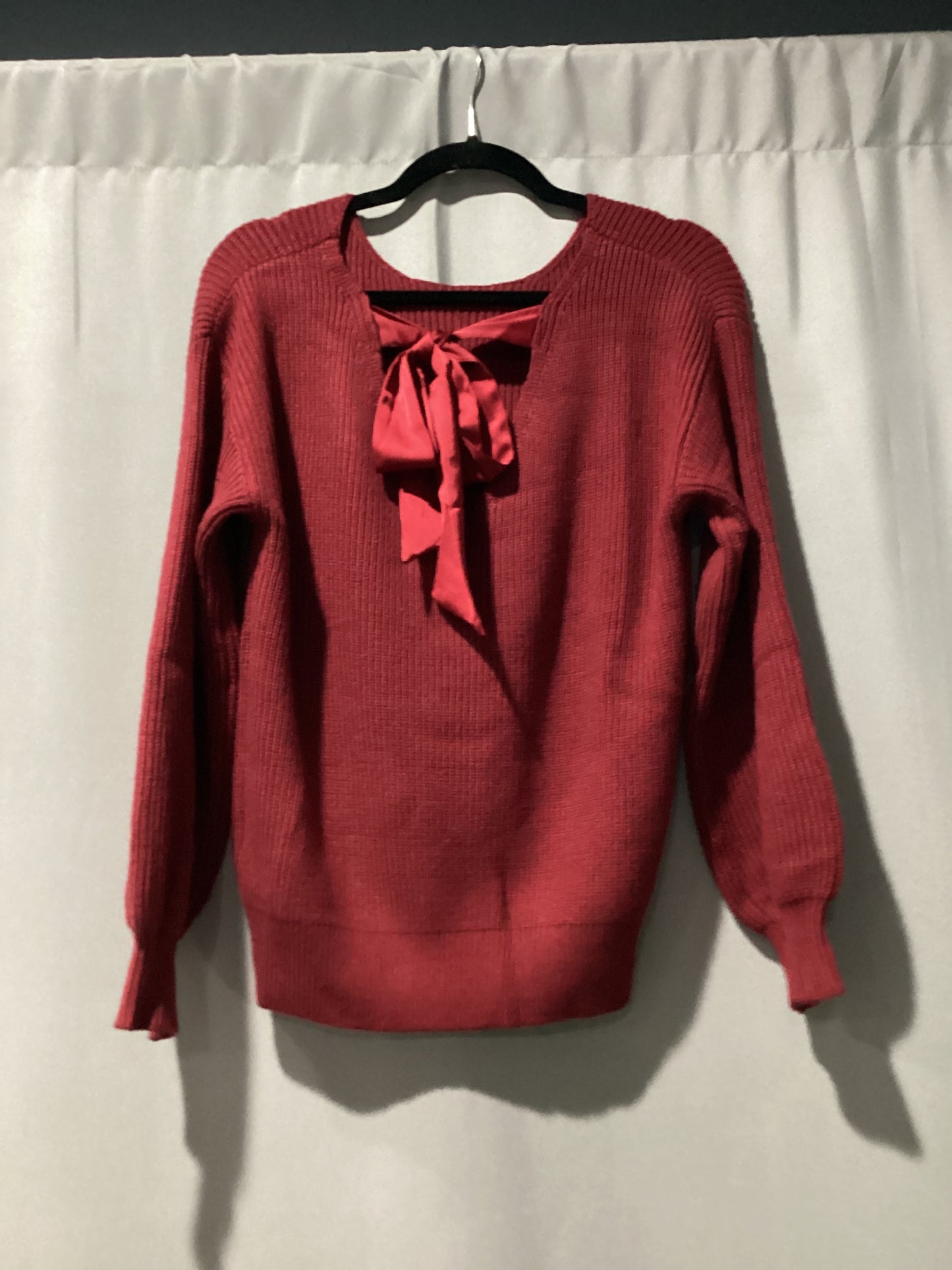 Red Dahlia ribbon knot backless sweater