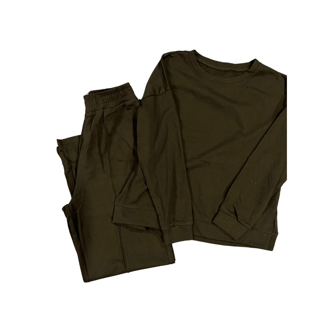 Black solid pullover and seamed casual pants set