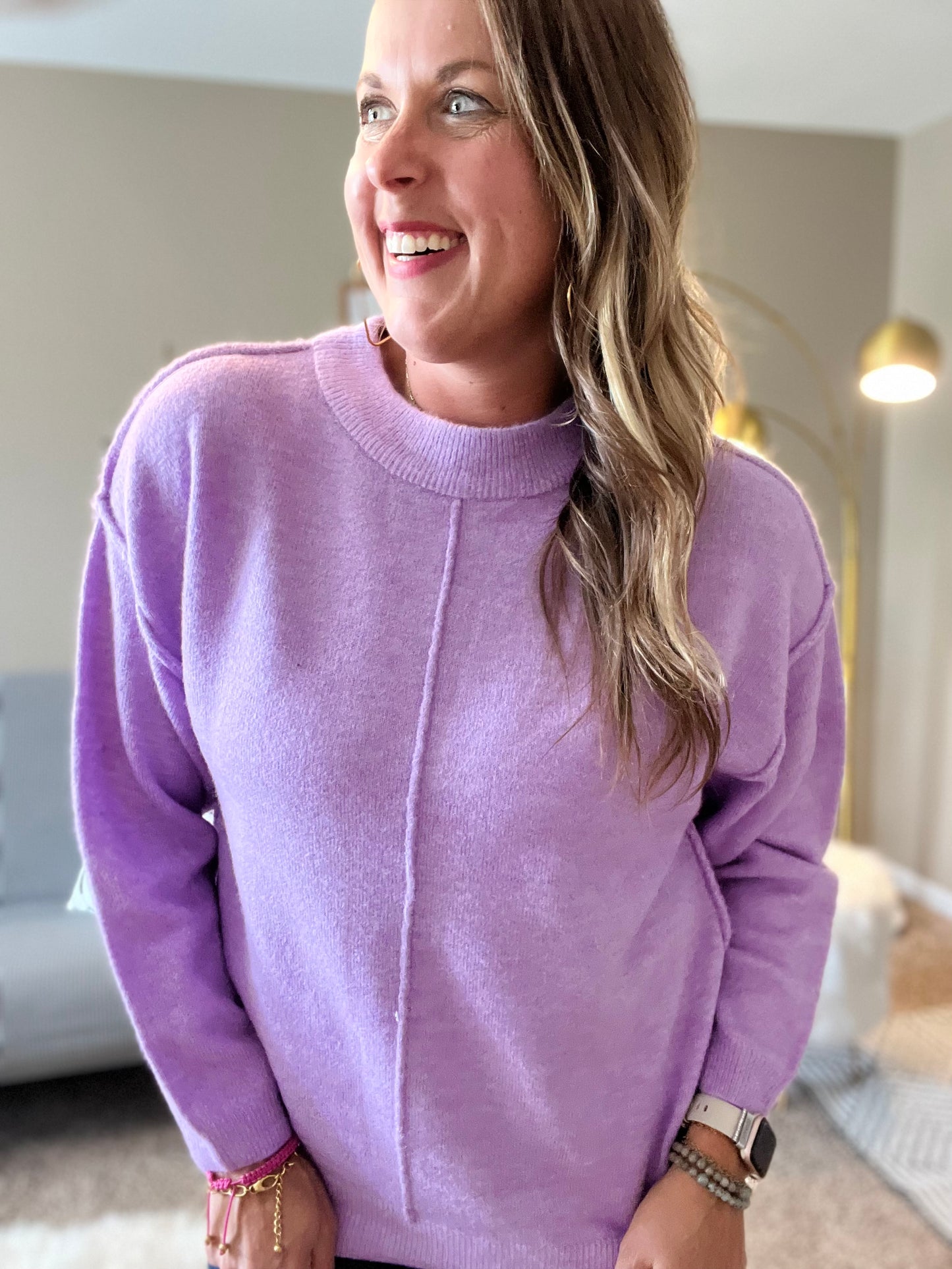 Front seam round neck sweater