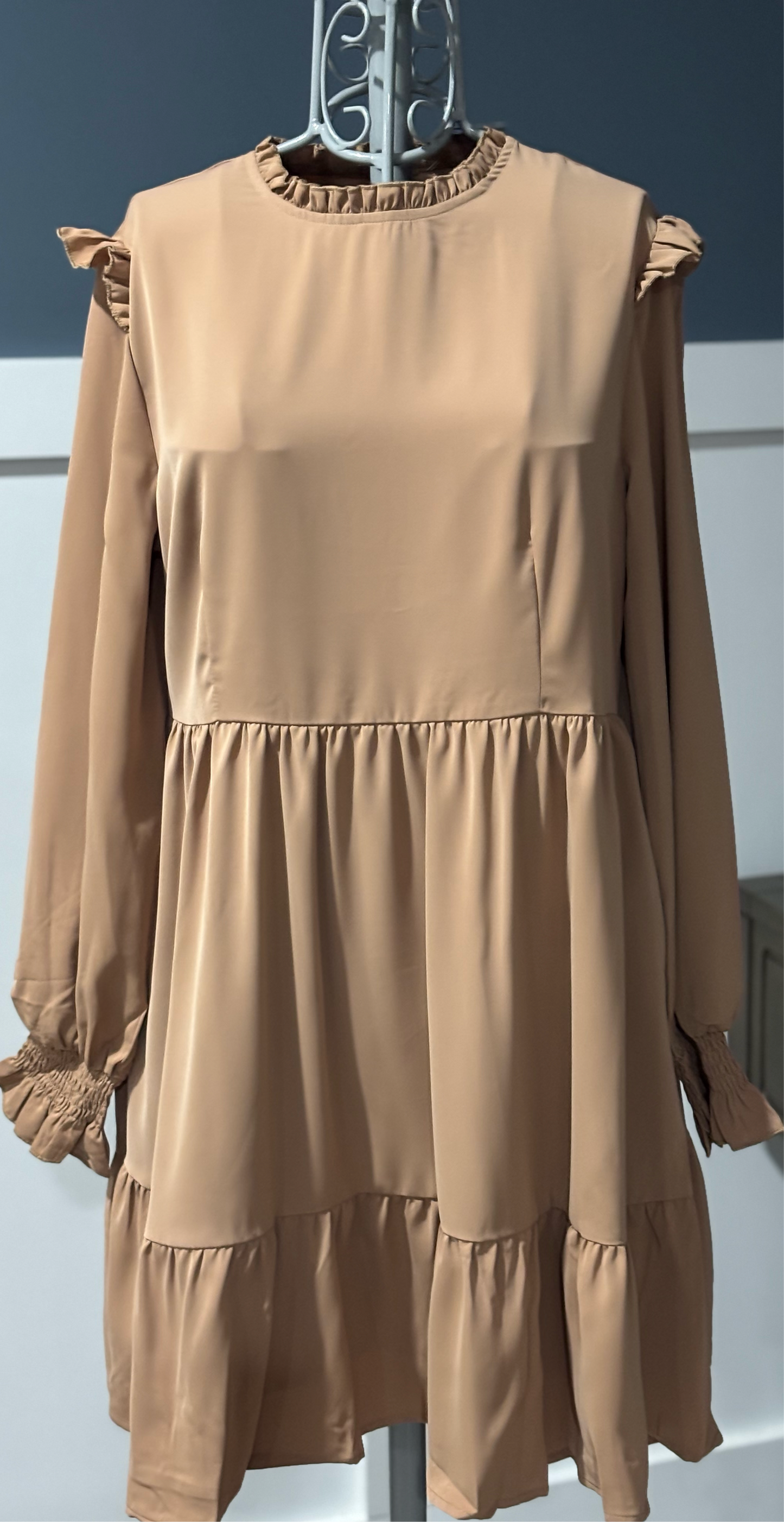 Frilled collar ruffled shoulder,tiered dress