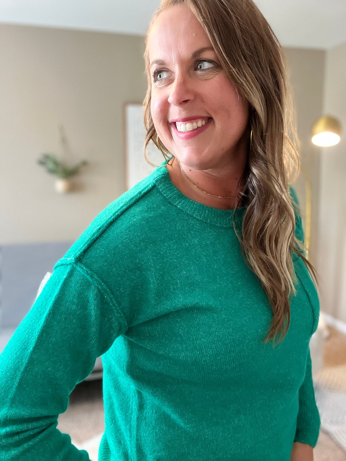 Hi-low hem round neck sweater