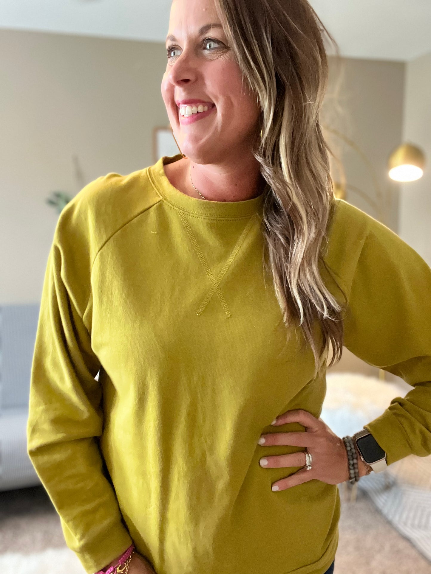 Raglan sleeve round neck pullover
