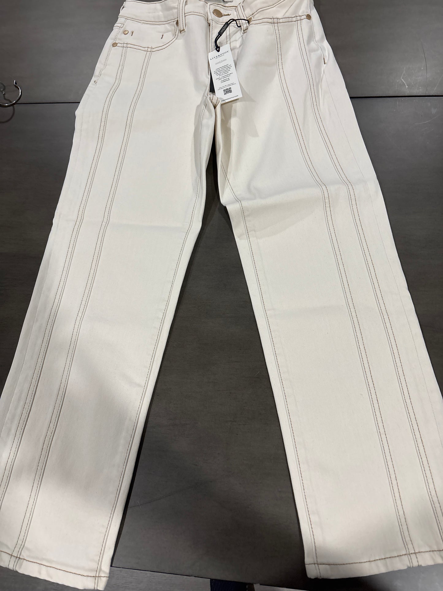 Liverpool Kennedy crop straight leg with seaming