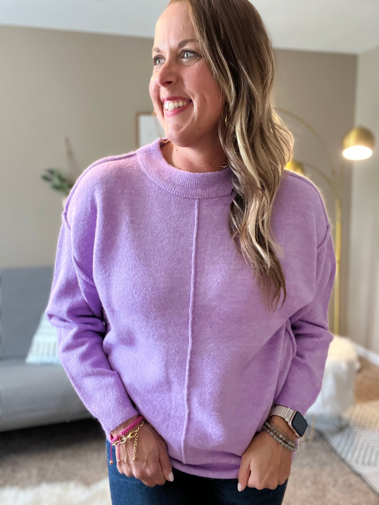 Front seam round neck sweater