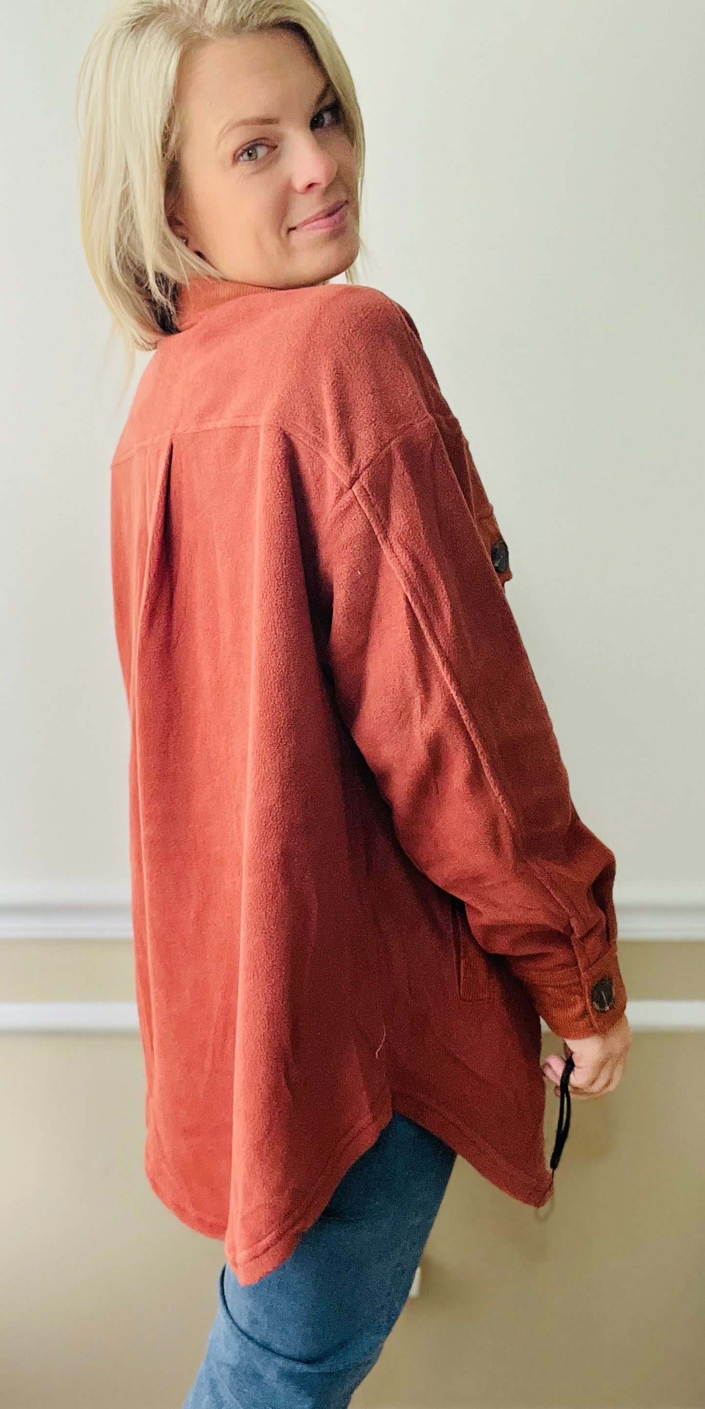 Solid fleece shacket - brick