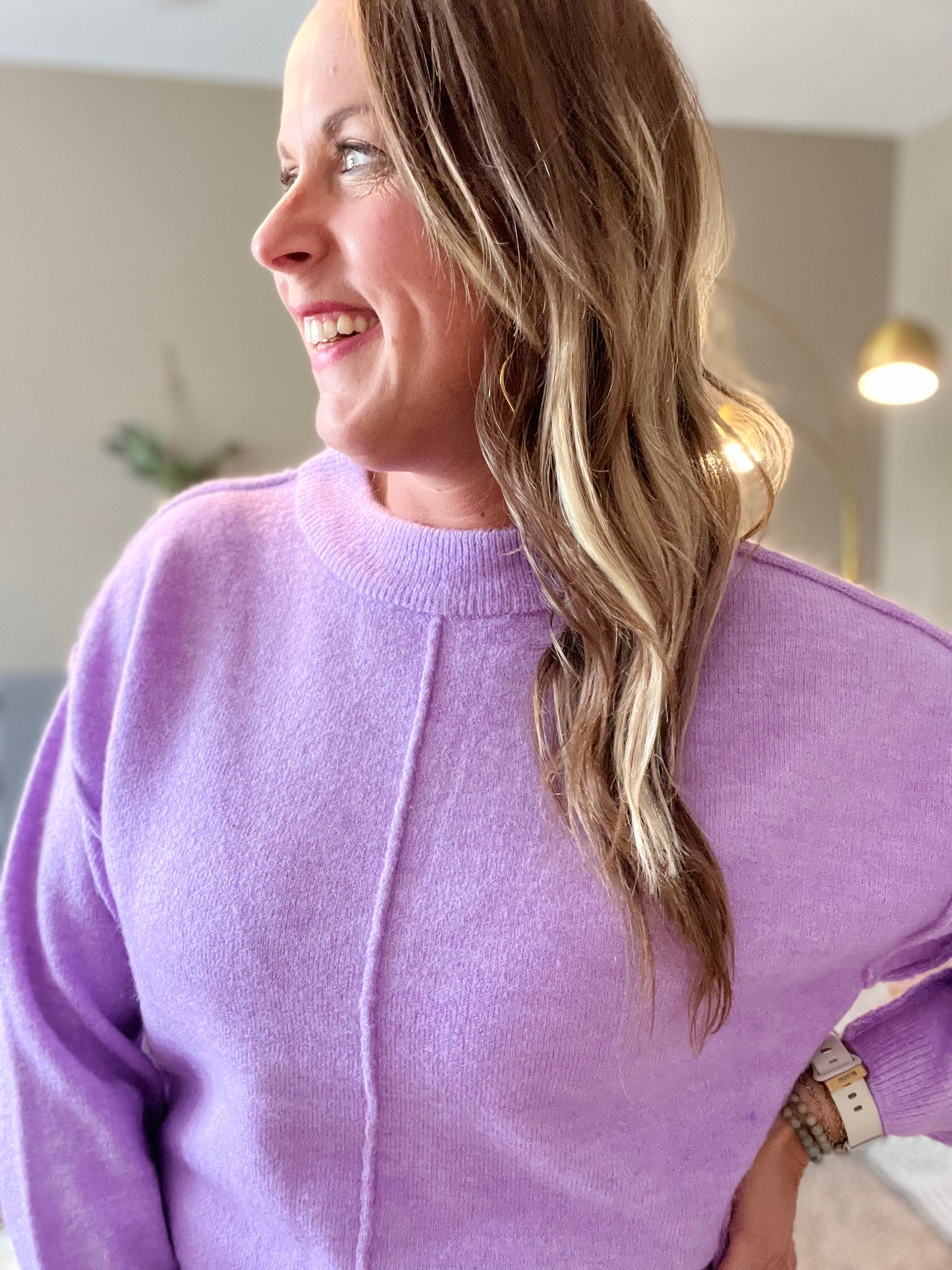 Front seam round neck sweater