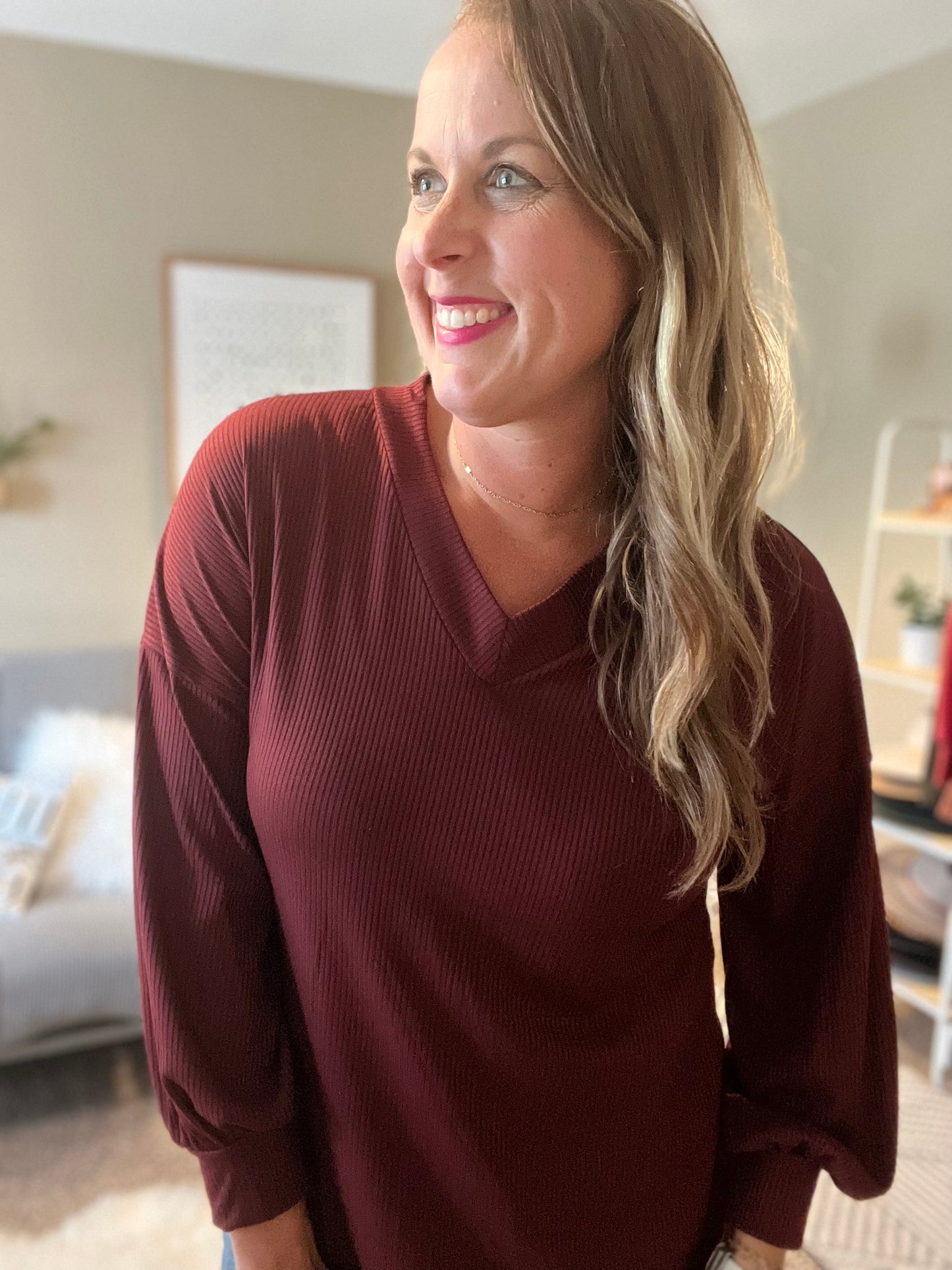 Solid V-neck tunic top wine