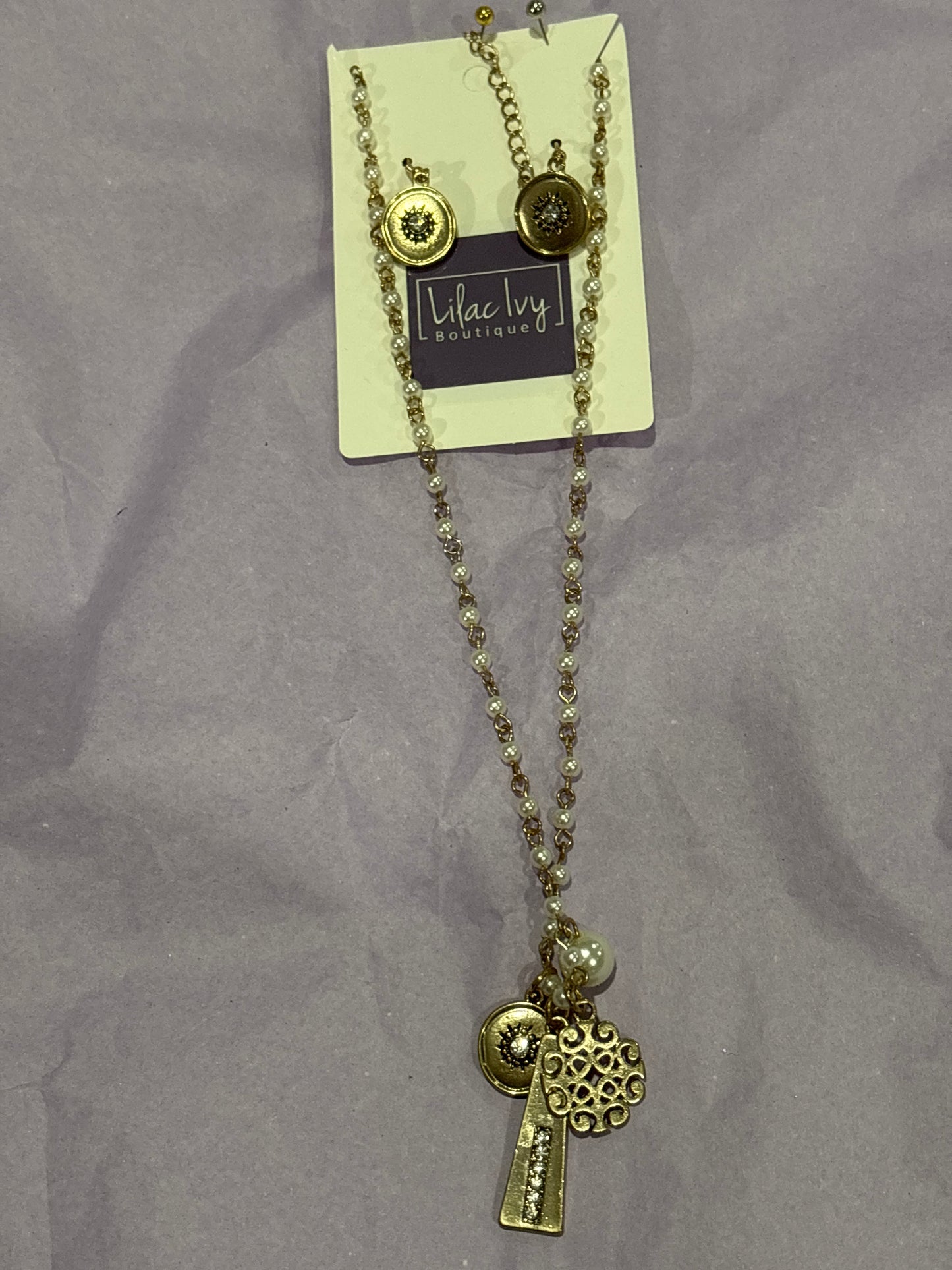 Pearl charm necklace