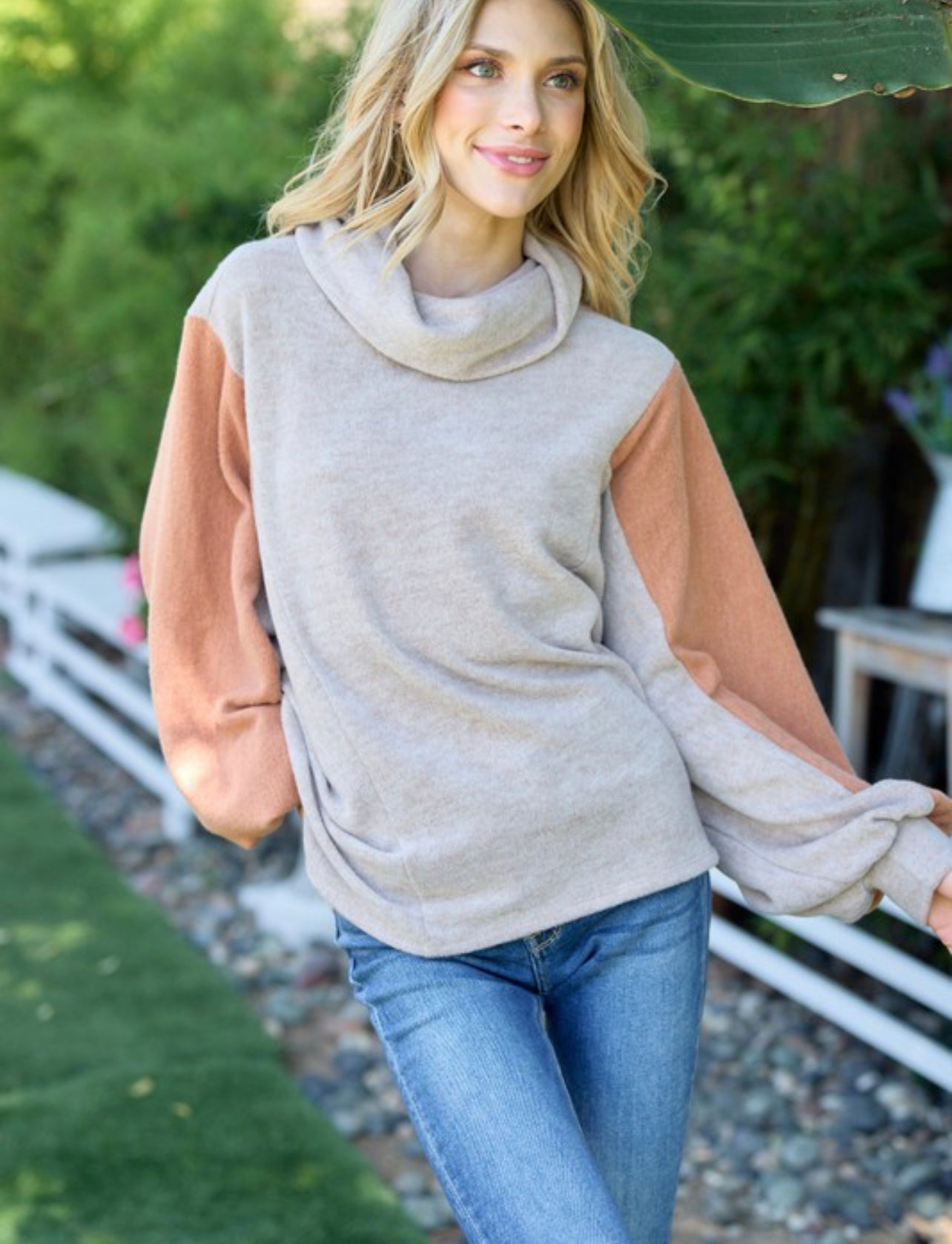 Color block knit top mocha