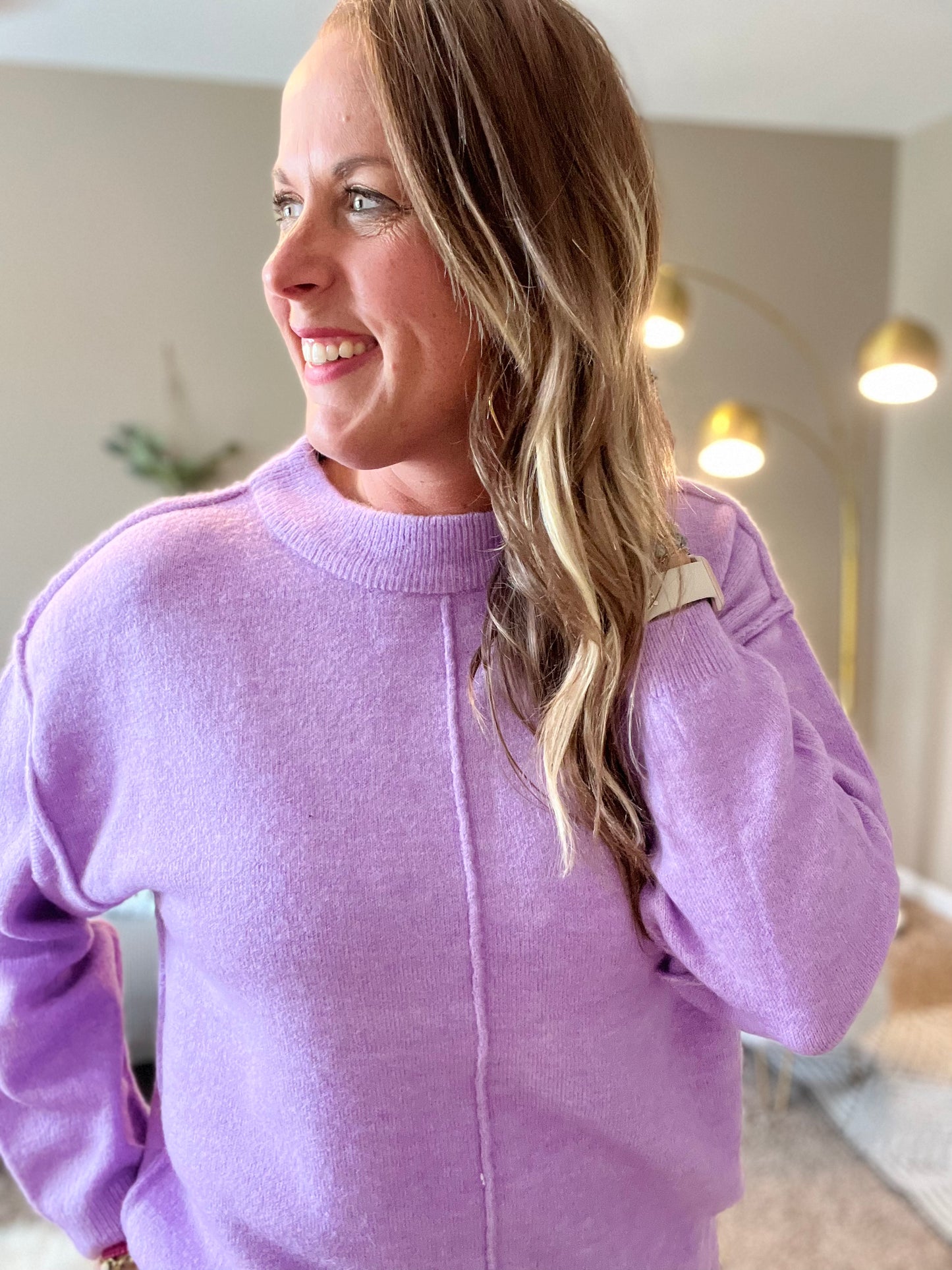 Front seam round neck sweater