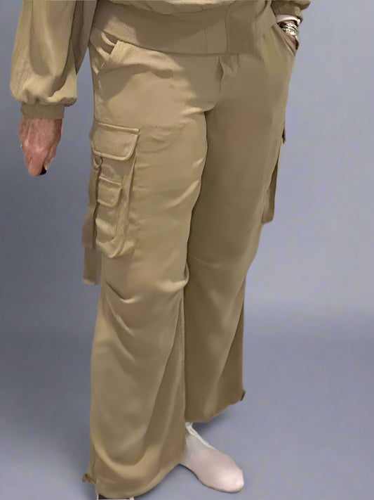 Liverpool cinch hem pull on parachute pants