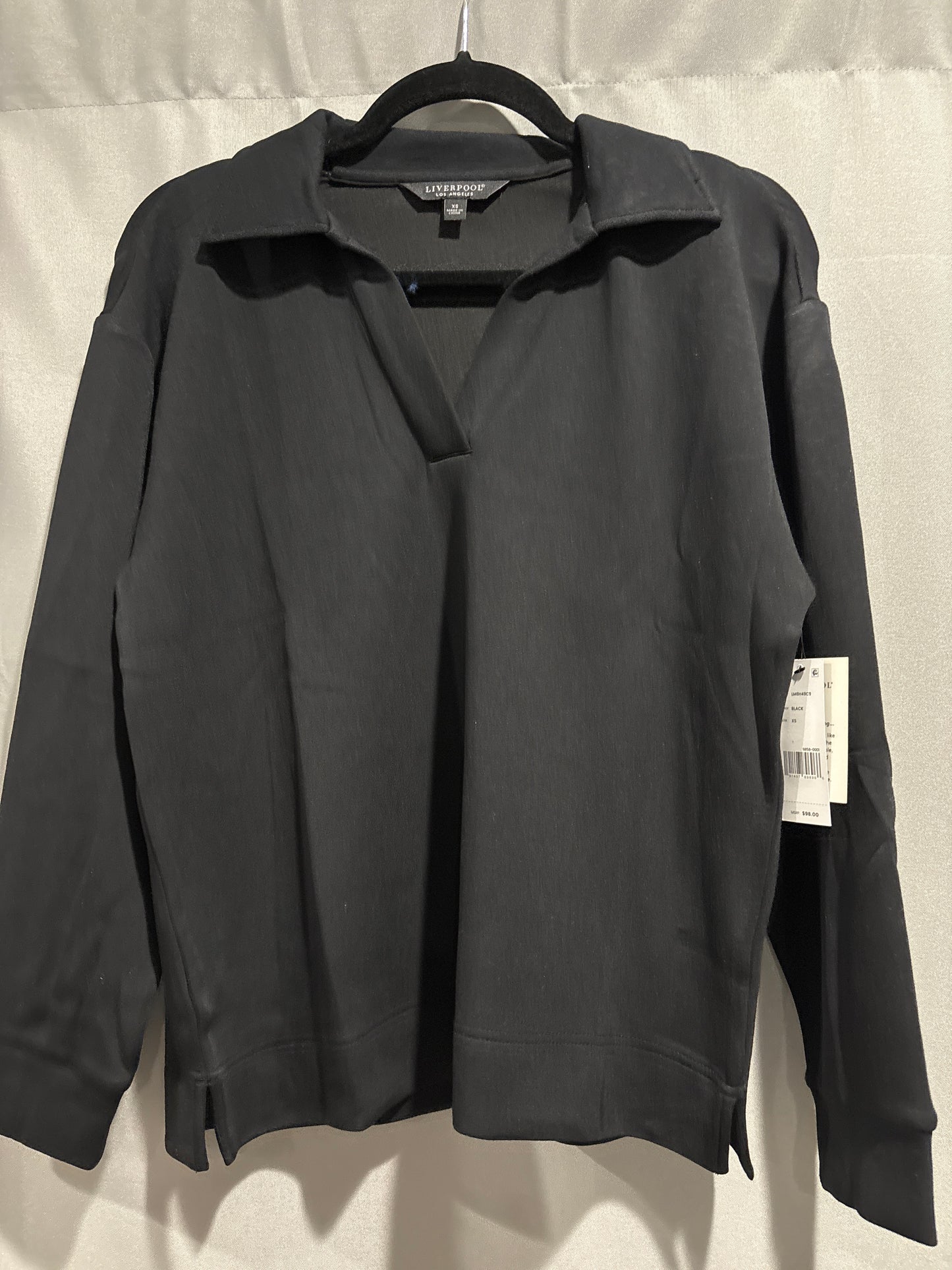 Liverpool V-neck pop over with collar