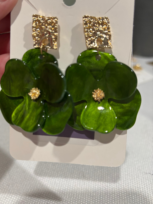 Emerald green acrylic earrings￼