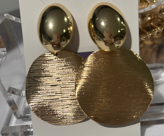 Gold oval earrings