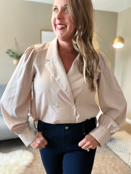 Double breasted collar blouse￼
