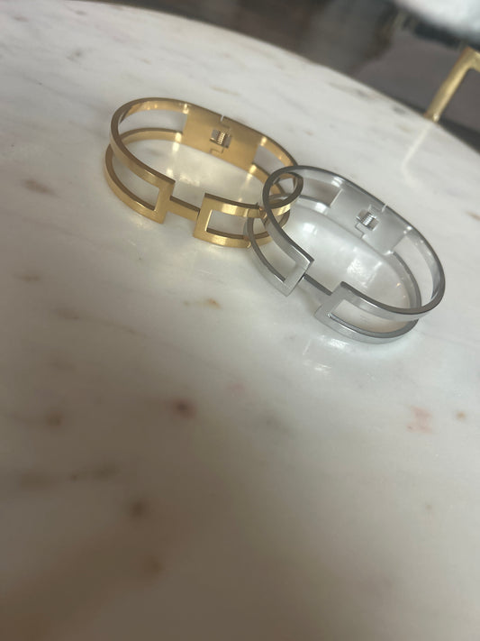 Dupe H cuff bracelet