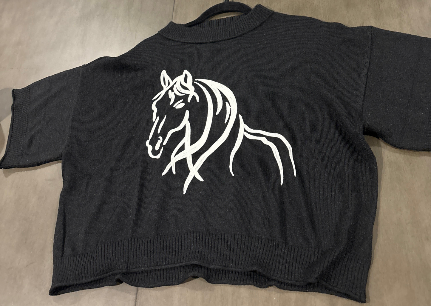 Horse motif sweater