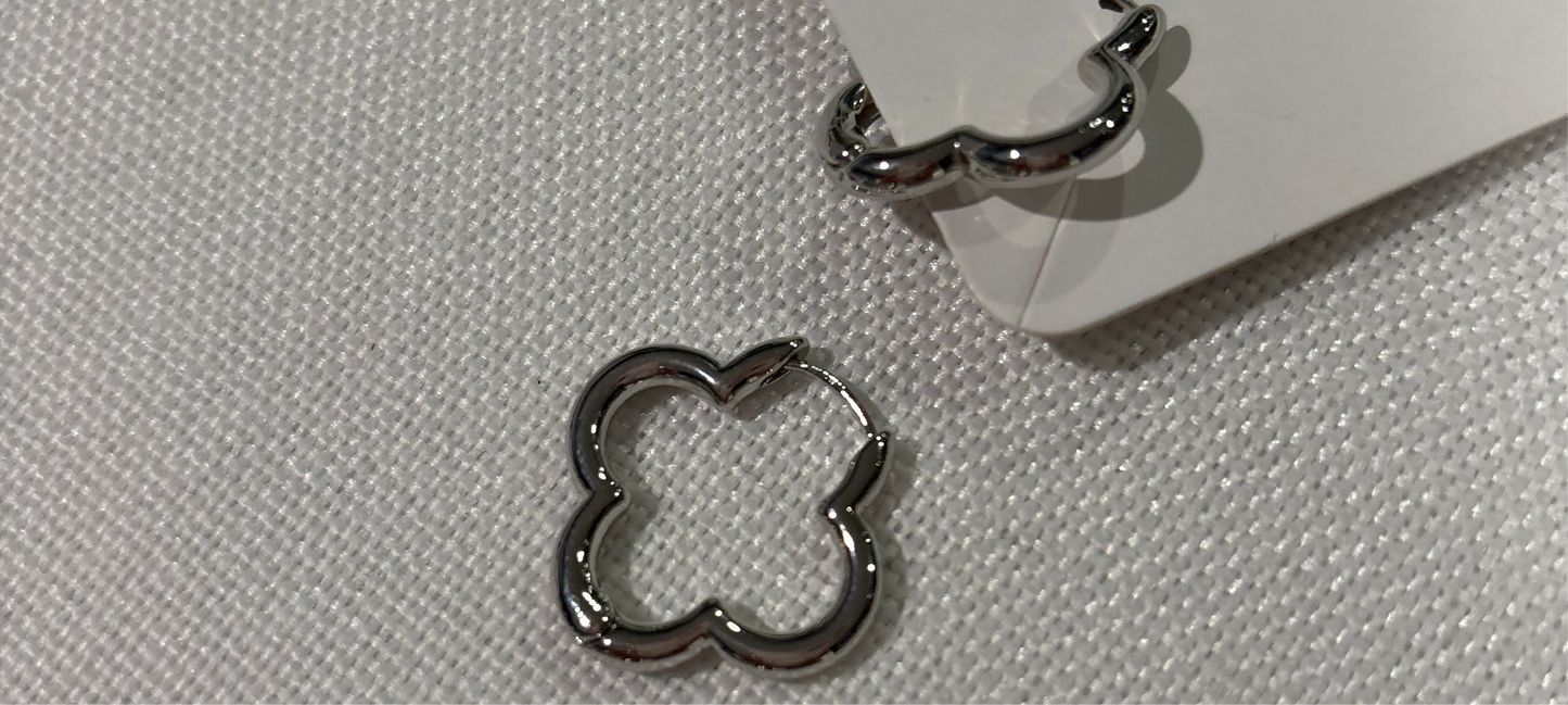 Silver clove shaped wire earrings