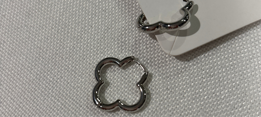 Silver clove shaped wire earrings