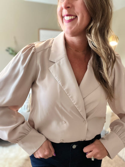 Double breasted collar blouse￼