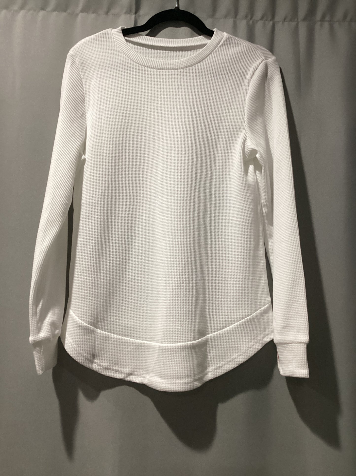 Rounded hem,long sleeve top