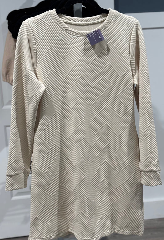 Textured long sleeve shift dress