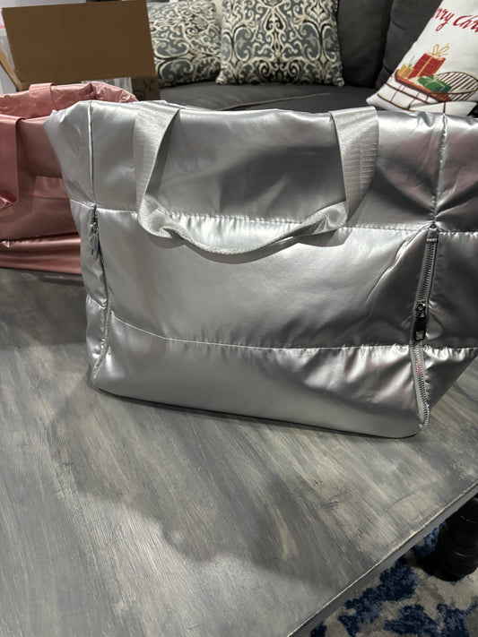 Waterproof travel, sports tote