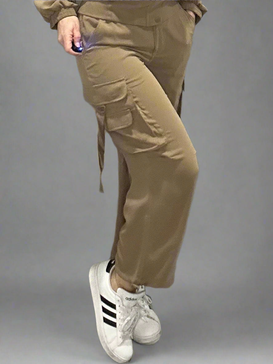 Liverpool cinch hem pull on parachute pants