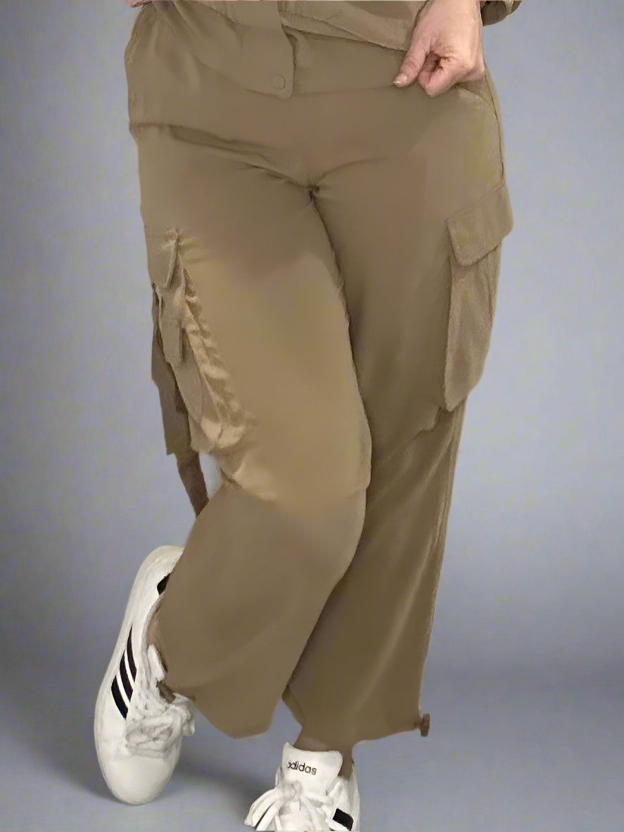Liverpool cinch hem pull on parachute pants