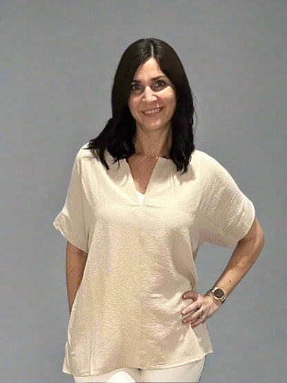 Airflow split neck top